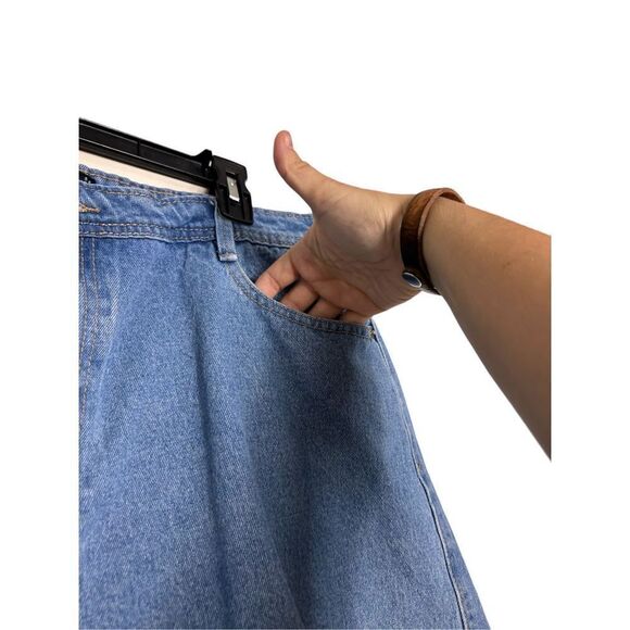 MISSGUIDED Plus Women Shorts Size 16 - Picture 2 of 6